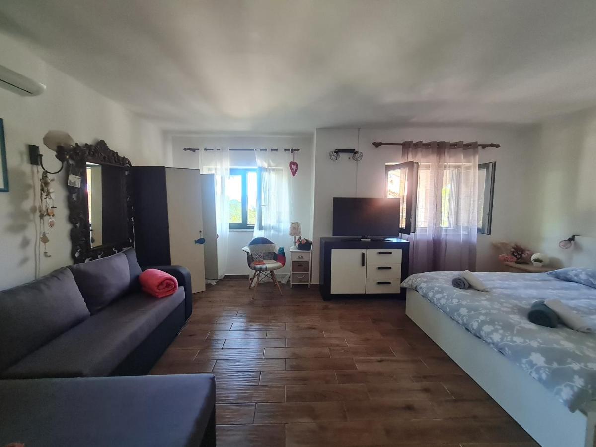 מאלי לוסיניי Apartment Sunshine מראה חיצוני תמונה