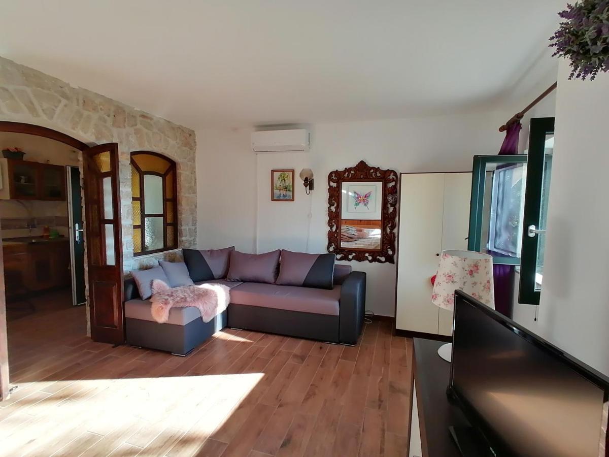מאלי לוסיניי Apartment Sunshine מראה חיצוני תמונה
